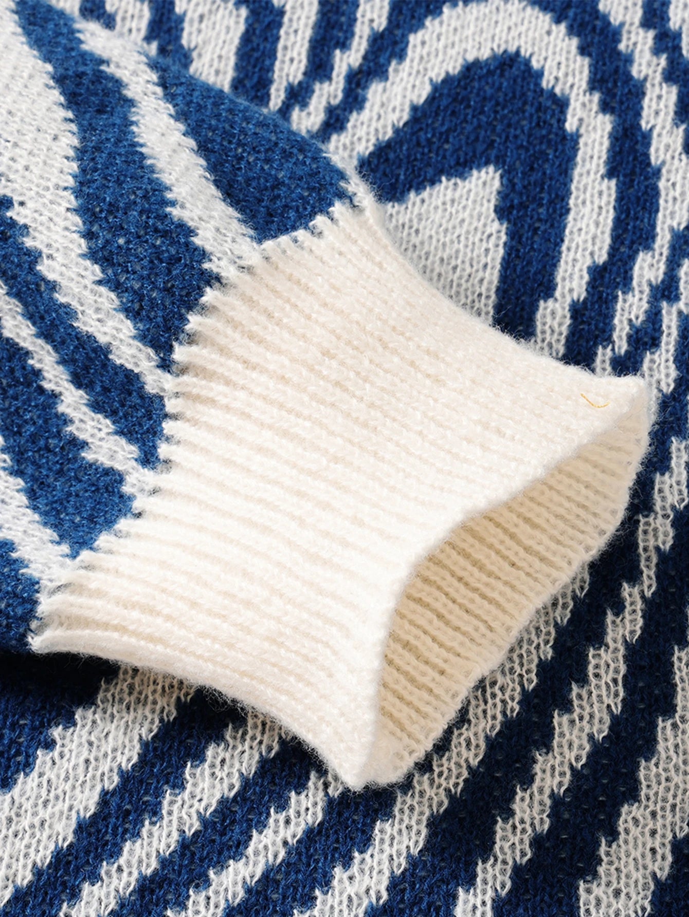 ROBBY Jacquard Maze Knitted Sweater